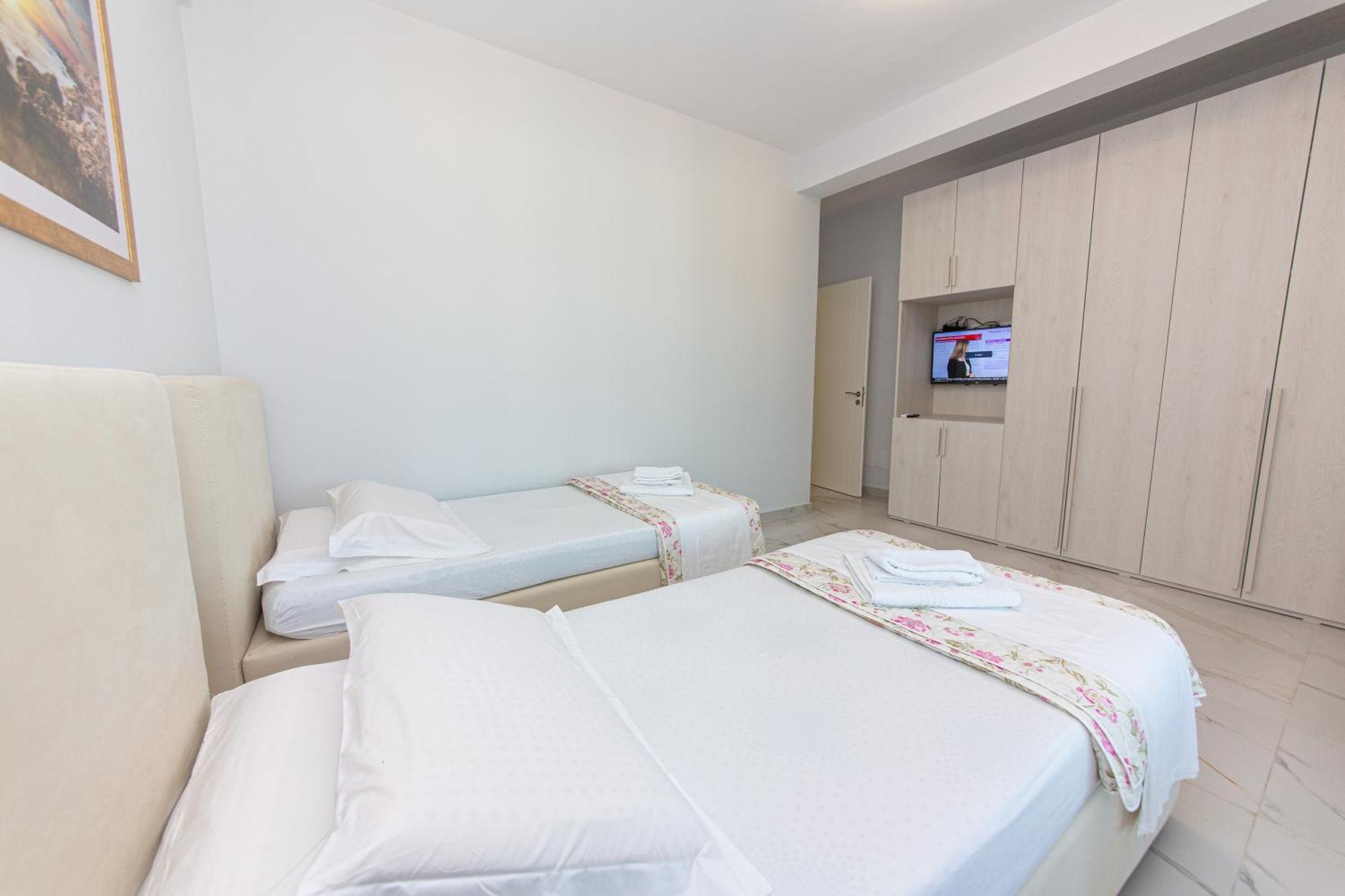 Luxury Villa 2 Влёра Экстерьер фото