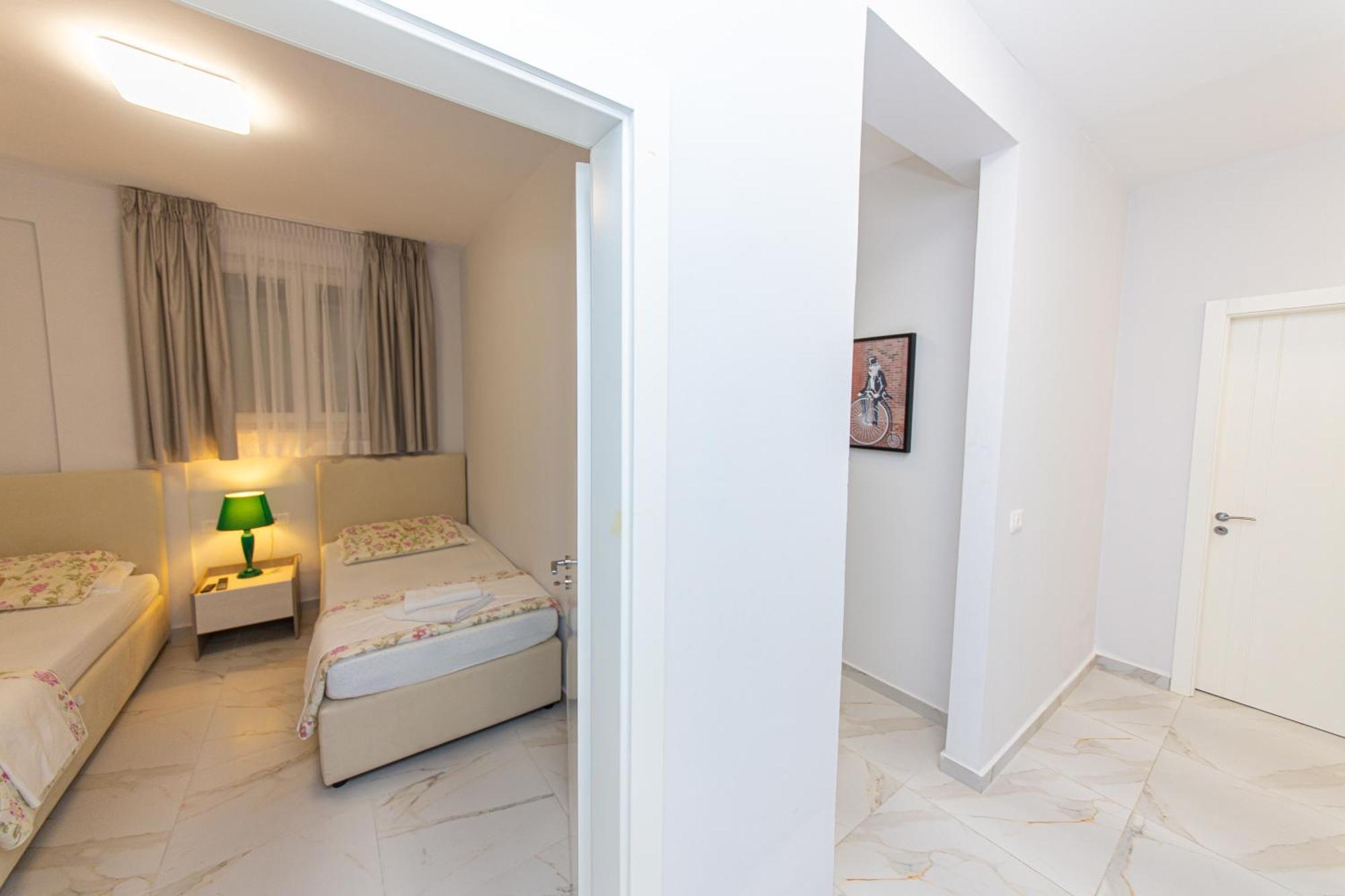 Luxury Villa 2 Влёра Экстерьер фото