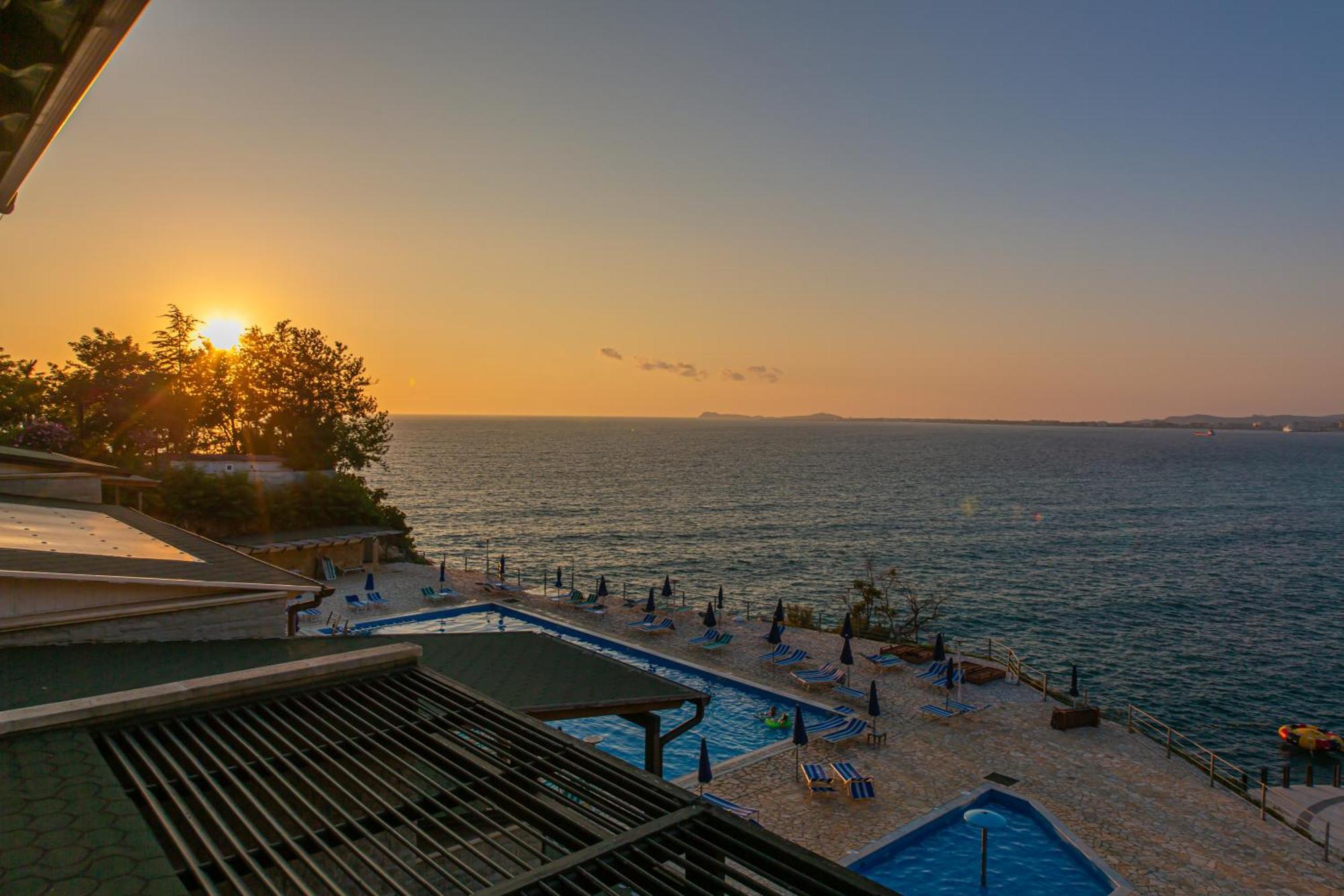 Luxury Villa 2 Влёра Экстерьер фото